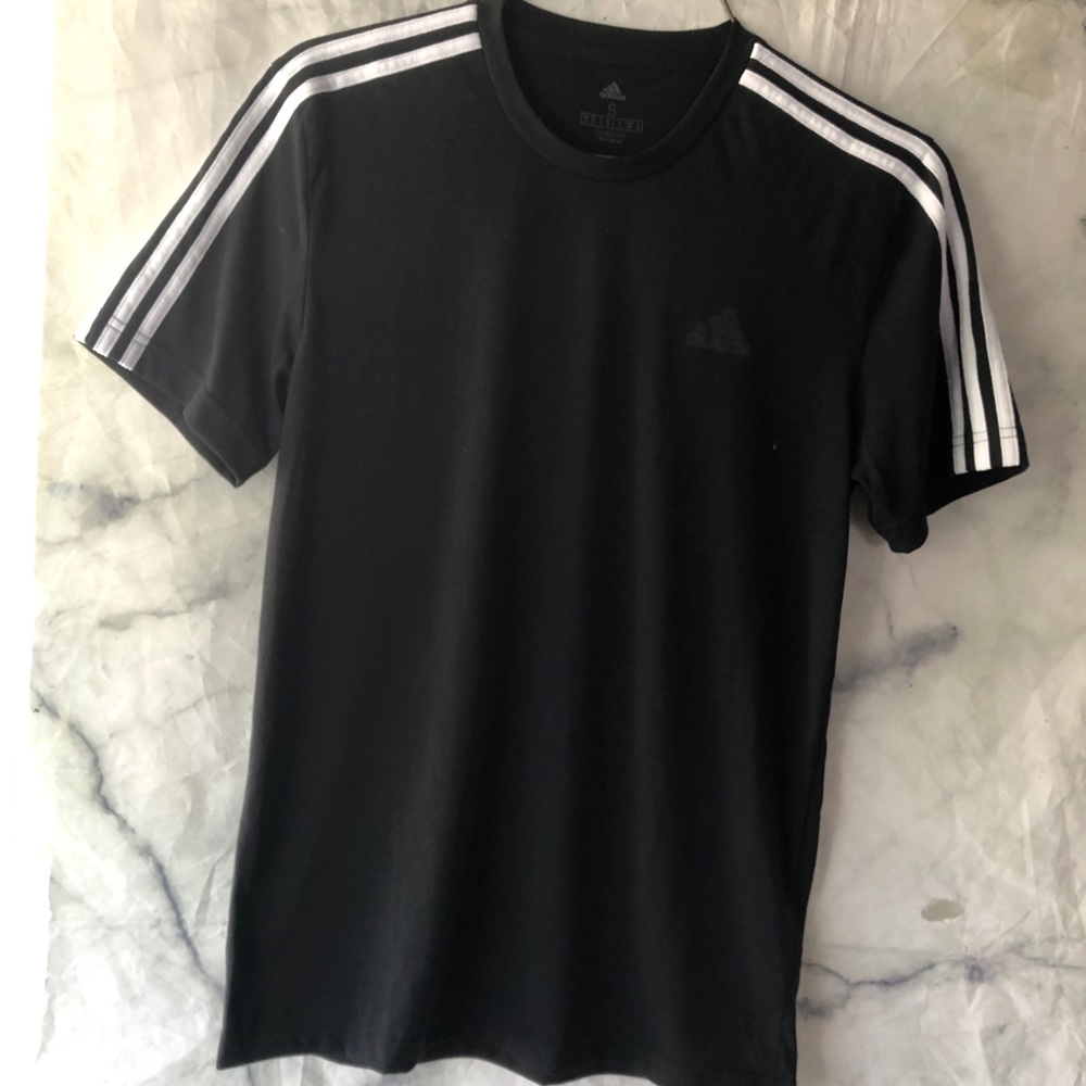 Adidas 3-stripes t shirt size s